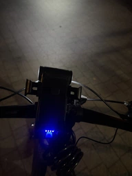 Велосипедна LED фара велосипедний ліхтар з Powerbank передній велофара акумуляторна на кермо фото від покупців 16