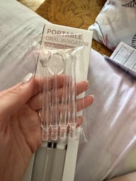 Ирригатор портативный для полости рта A-10 220 ml и чистки зубов и промывки брекетов фото от покупателей 2