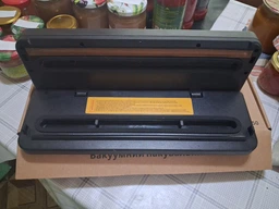 Вакуумний пакувальник побутовий вакууматор Deluxe Food Model: vs0150 українська версія для їжі так продуктів 120 Вт з дисплеєм та різаком + шланг для вакуумування фото від покупців 2