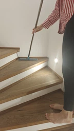 Швабра с ведром LOGAN inc LUNAR Flat Mop — комплект для уборки пола с двухкамерным ведром, автоматическим отжимом и 2 насадками из микрофибры фото от покупателей 4