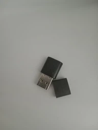 Bluetooth-адаптер UGREEN CM408 USB Bluetooth 5.0 передатчик для Nintendo, PS4, PS5, Windows, Mac, Linux (10928)