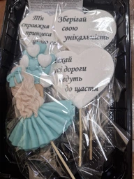 Декор на торт сахарный набор Девочка с сердечками Лимонная фото от покупателей 1