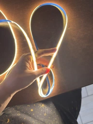 Світлодіодна LED COB стрічка 5 метрів з кнопками регулюванням яскравості USB, білий теплий, світильник для підсвічування, живлення від павербанку 5V, 3000K фото від покупців 6