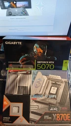 Видеокарта GF RTX 5070 12GB GDDR7 Windforce SFF Gigabyte (GV-N5070WF3-12GD) фото от покупателей 2