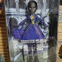 Кукла Monster High Wednesday Бьянка в школьной форме (JDR71)