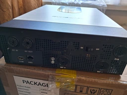 Гібридний сонячний інвертор SunSwift 24V, 4 кВт