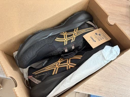 Чоловічі кросівки для бігу з мембраною ASICS Gel-Venture 11 Waterproof 1011C159-001 40 (7US/6UK) 25.25 см Чорні (4571633483707) фото від покупців 2