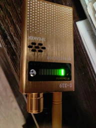 Детектор жучків прихованих камер детектори GPS трекерів антижучок широкодіапазонний портативний радіочастотний антишпигун GMS детекція інфрачервоне виявлення фото від покупців 1