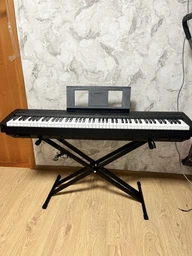 Цифрове піаніно Yamaha P-45 (стійка, педаль, пюпітр і блок живлення)
