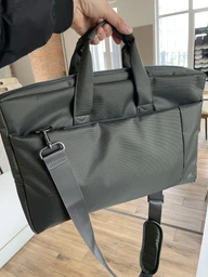 Сумка Rivacase Central 8231 для ноутбука 15.6", черная, легкая и практичная, молния