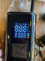 Автомобильный аккумуляторный компрессор с Power Bank LED-фонариком автостопом и цифровым дисплеем