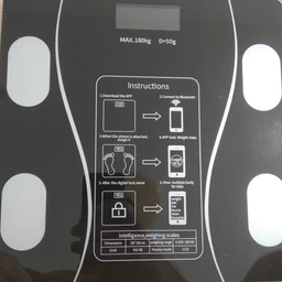 Весы напольные смарт умные стеклянные для дома Scale one Black электронные фитнес Bluetooth с приложением для смартфона 180 кг черные