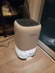 Осушитель воздуха Evoair HUMIX560 с датчиком влажности, бесшумный 560мл/сутки, 3 режима, LED 7 цветов, автоматическое регулирование, белый