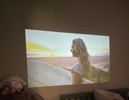 Смарт проектор портативный смарт для фильмов дома 4K Ultra HD 130 дюймов HDMI Android и iOS Bluetooth Wi-Fi мин поектор домашний кинотеатр с пультом ДУ и динамиками 300 ANSI люмен фото от покупателей 3