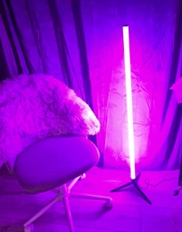 Світлодіодна підлогова лампа RGB LED на тринозі: багатоколірний дизайнерський торшер для дому та студії, світлова колона, статичні та динамічні режими світіння, керування пультом, інтер'єрна підсвітка, живлення USB, Чорний фото від покупців 3