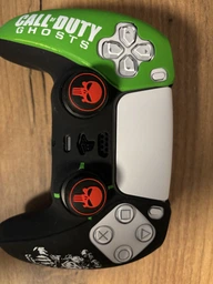 Силиконовые накладки на стики Punisher (black-red) для Sony DualSense PS5 / DualShock PS4 / Nintendo Switch 2 / Xbox Series | One / Pro Controller Nintendo
