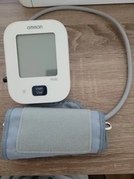 OMRON M2 Essential — автоматичний тонометр на плече з технологією Intellisense, пам’ять 30 вимірювань, манжета 22–32 см