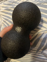 Масажний м'ячик подвійний EasyFit DuoBall EF-2001 EPP 16х8 см м'яч для масажу та МФР масажер для спини, ніг, рук, шиї та стоп Чорний (56000745)