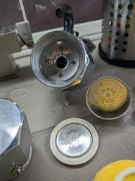 Кофеварка гейзерная Bialetti Moka Express на 6 чашек 270 мл Черная (8006363018418) фото от покупателей 3