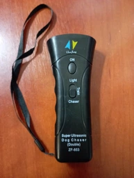 Отпугиватель собак ZF853E/5039 Super Ultrasonic Dog Chaser и фонарь ∙ Универсальный ультразвуковой отпугиватель ZF853E/5039 фото от покупателей 5