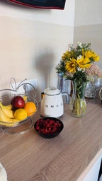 Електрочайник SMEG KLF05CREU