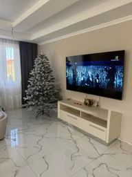 Штучна ялинка БЕЙБЕРІ Засніжена 2.20 м з підставкою на 30% більше гілочок