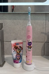 Электрическая зубная щетка Philips Sonicare For Kids Smart HX6600/11 фото от покупателей 1
