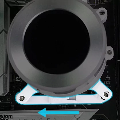 Размещение насоса водяного охлаждения LIAN LI HydroShift II LCD-C вкручены в соответствующие позиции на кронштейнах, снизу стрелкой показано направление справа налево