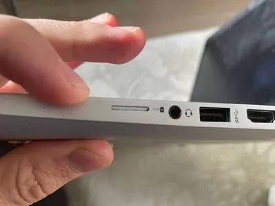 Внутренний слот для SIM-карты и LTE-модуля в корпусе HP EliteBook 840 G6