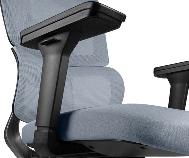 Детальний вигляд регульованих 4D підлокітників крісла Barsky ECO Grey G-16 slider