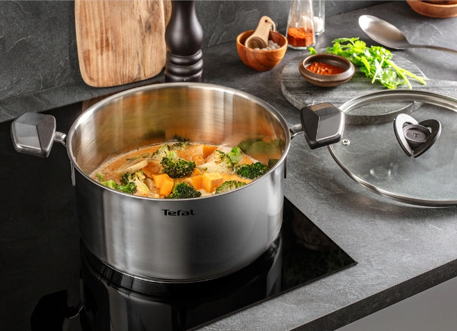 Приготовление блюда в кастрюле Tefal Emotion+