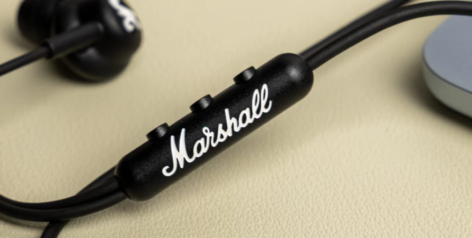 Встроенный пульт управления с микрофоном на кабеле наушников Marshall Mode USB-C