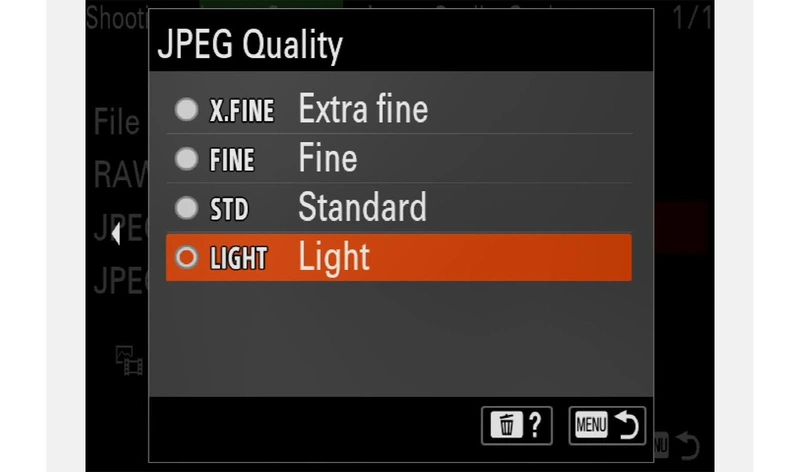 Меню "Качество" для формата JPEG с выбранным параметром Light