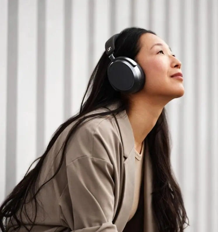Шумозаглушення навушників Sennheiser MOMENTUM 4 Wireless