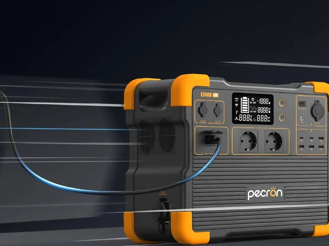 Зарядная станция Pecron E2400LFP заряжается от сети