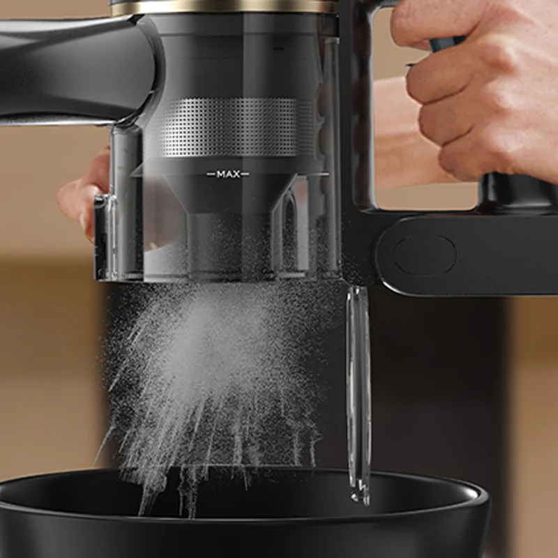 Опустошение пылесборника Dreame R10s Pro EN одним движением в мусорное ведро