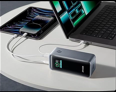 Повербанк Anker Prime одночасно заряджає ноутбук, планшет і смартфон