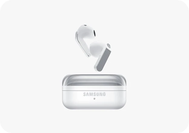 Galaxy Buds4 в білому кольорі.