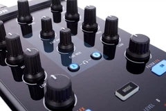 DJ-контроллер Native Instruments Traktor Kontrol Z1 – фото, отзывы