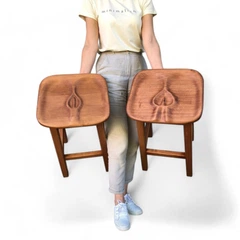 Бар табуреткасында аналь