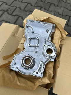 小物 ASSY Масляный насос крышка передня ГРМ Mitsubishi L200 2016-2024 4N15