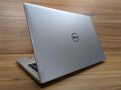 Ноутбук Dell Inspiron 5570 / 15.6