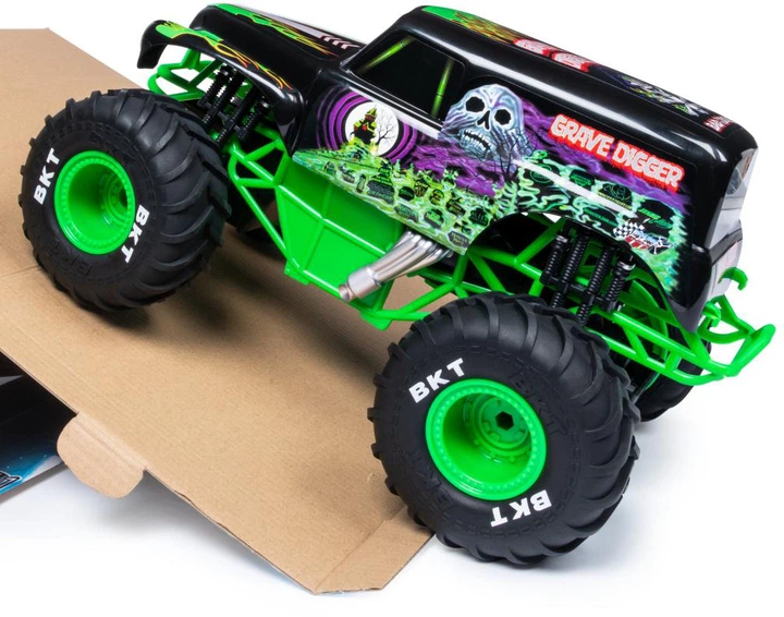Игрушечная машинка на р/у Spin Master Monster Jam Grave Digger RC