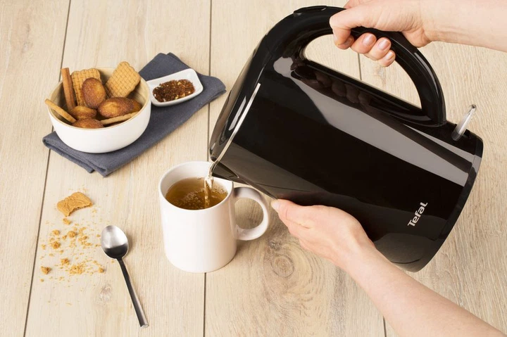 Электрочайник TEFAL Safe to touch KO260830 black – фото, отзывы