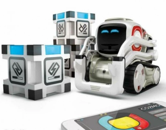 Інтерактивний розумний робот Anki Cozmo з власним інтелектом