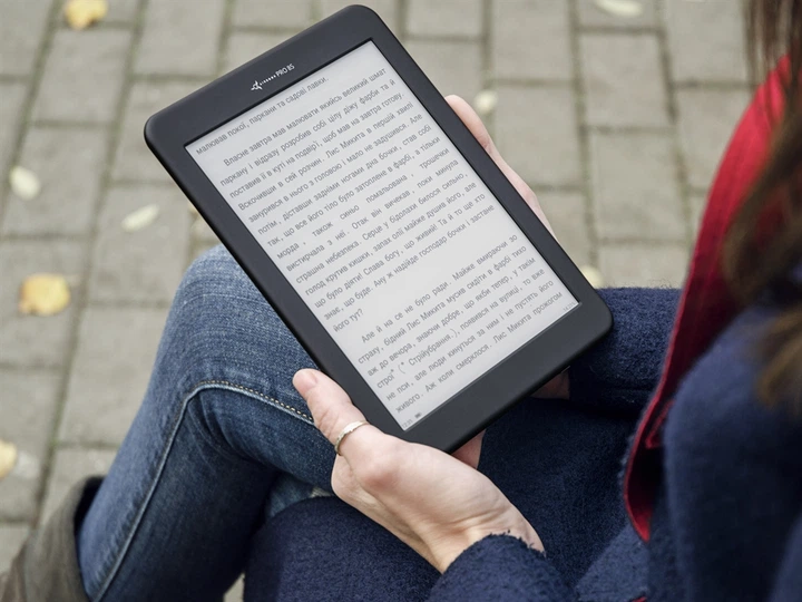 Электронная книга AirOn AirBook Pro 8S Black; 7.8" (1872x1404) E Ink Carta, сенсорный с подсветкой, 300 dpi, ОЗУ 2 ГБ, 16 ГБ встроенная, Wi-Fi, Bluetooth, 3100 мАч, 196 х 145 х 7 мм, 242 г, черный - Фото 11 Электронная книга AirOn AirBook Pro 8S Black; 7.8" (1872x1404) E Ink Carta, сенсорный с подсветкой, 300 dpi, ОЗУ 2 ГБ, 16 ГБ встроенная, Wi-Fi, Bluetooth, 3100 мАч, 196 х 145 х 7 мм, 242 г, черный - изображение 11