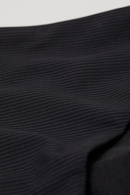 Нижняя часть купальника женская H&M 0739590 42 Черная (EZH2000000080000) - Фото 2 Нижняя часть купальника женская H&M 0739590 42 Черная (EZH2000000080000) - изображение 2