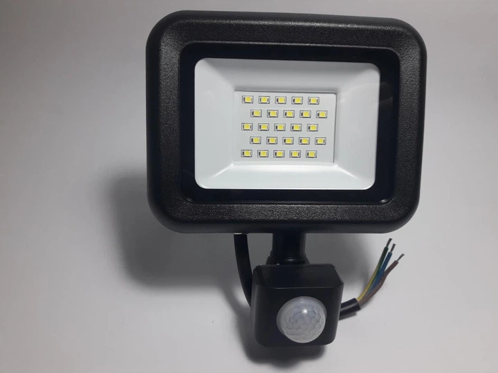 LED прожектор с датчиком движения 20W ДО-15 IP65 5000К GLX черный - изображение 2