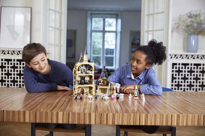 Zestaw klocków LEGO Harry Potter Wieża zegarowa na Hogwarcie 922 elementy (75948) - obraz 4