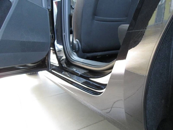 Накладки на пороги Alufrost для Skoda Octavia A7 2013-2019 - зображення 4